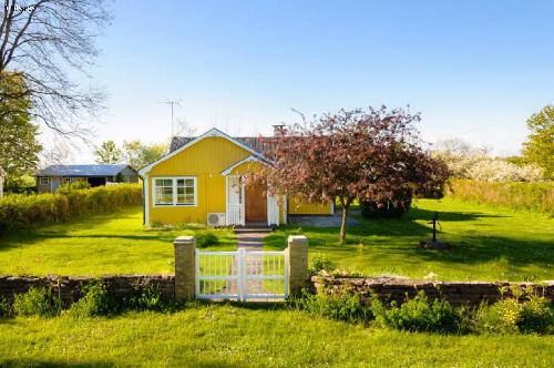 Trevlig större stuga i Löt