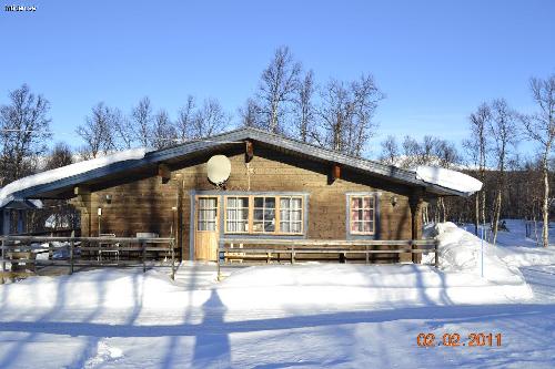 Fina stugor vid lift och spår