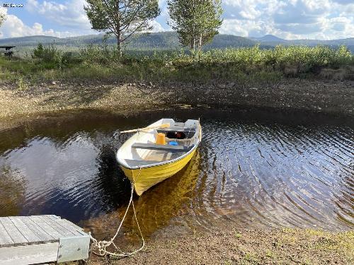 Sjönära fjäll stuga med bastu