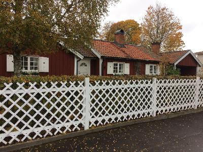 Modern villa på härlig sjötomt