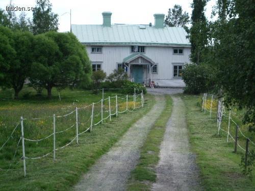 Hus vid havet uthyres+havstomt